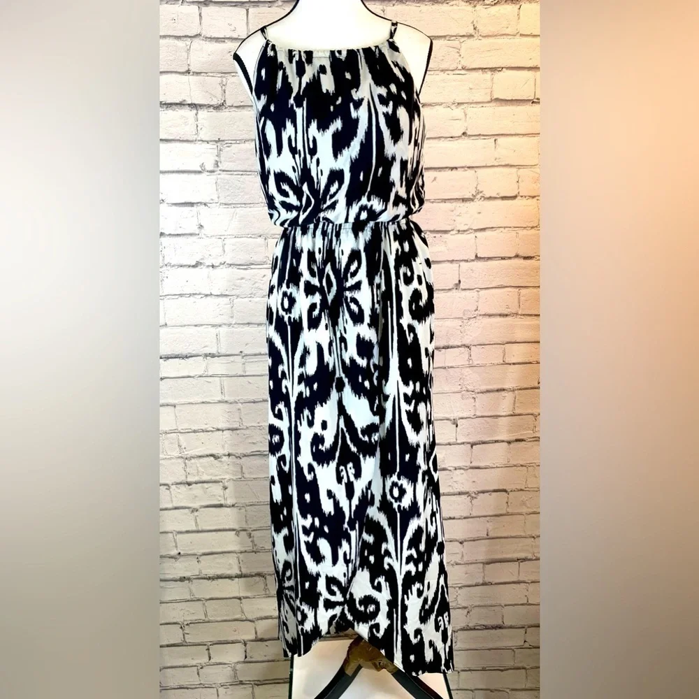 Athleta Maxi Dress size Small Black & White Floral Geometric Halter Built In Bra